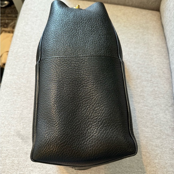 Celine Sangle Seau Calfskin Bag in Black with Gold Hardware in Large Size - Picture 7 of 15